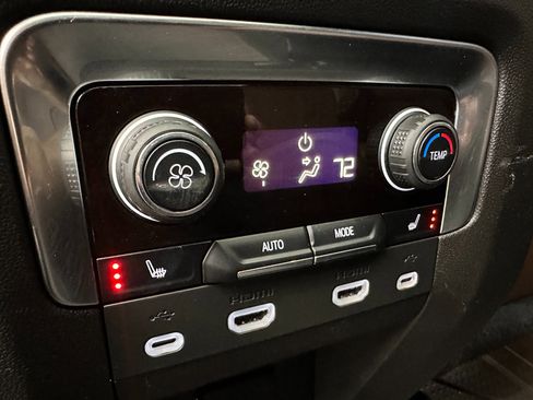 Used 2021 Chevrolet Suburban High Country image 21