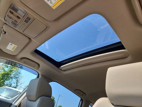 Used 2018 Honda CR-V Touring image 14