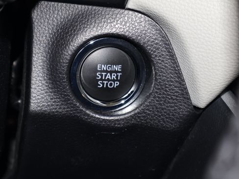 Used 2025 Toyota RAV4 XLE image 26