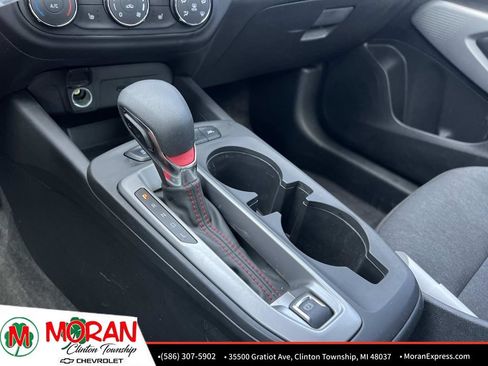 Used 2025 Chevrolet Trax RS FWD image 28