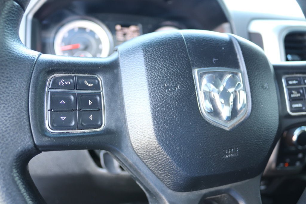Used 2020 RAM 1500 Classic SLT AWD/4WD image 11