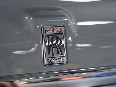Used 2022 Rolls-Royce Cullinan w/ Dark Exterior Package AWD/4WD image 22