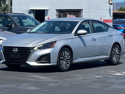 Used 2023 Nissan Altima 2.5 SV image 8