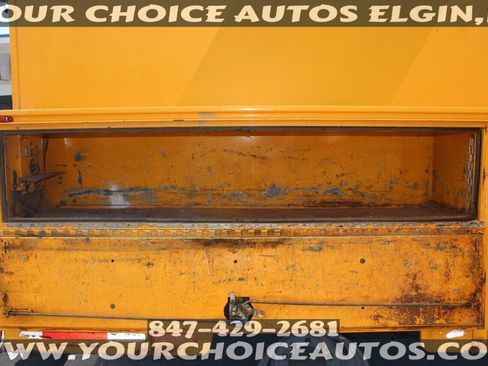 Used 2009 Ford F550 2WD Regular Cab Super Duty image 18