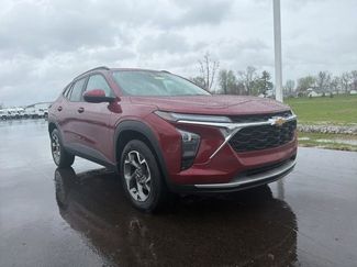 Used 2024 Chevrolet Trax LT w/ LT Convenience Package 360° Tour