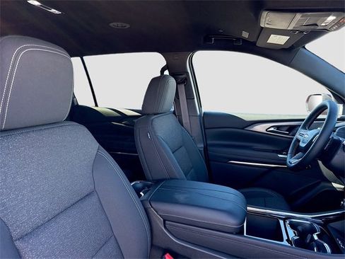 New 2026 Chevrolet Traverse LT w/ LPO, Floor Liner Package image 33