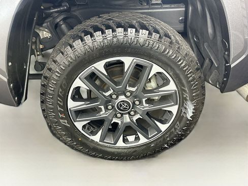 Used 2023 Toyota Tundra Limited image 11