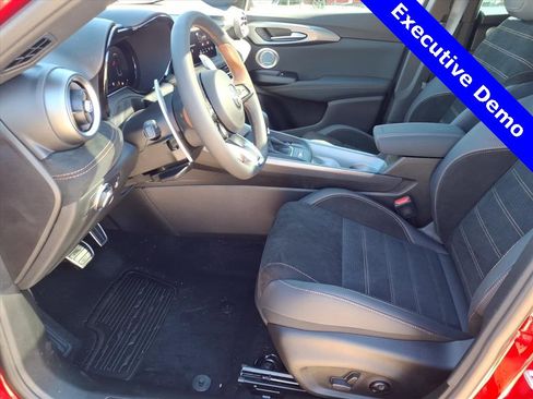 New 2025 Alfa Romeo Tonale Intensa image 13