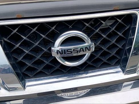 Used 2012 Nissan Titan SL AWD/4WD image 5