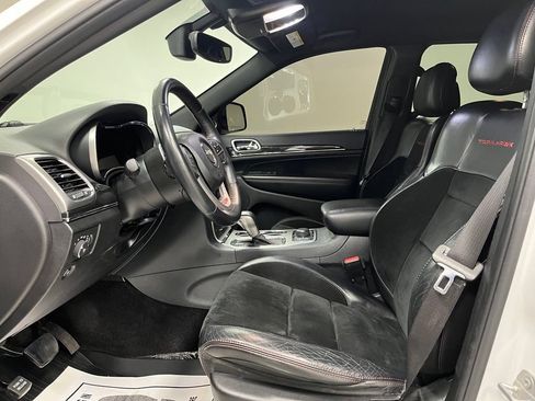 Used 2017 Jeep Grand Cherokee Trailhawk AWD/4WD image 21