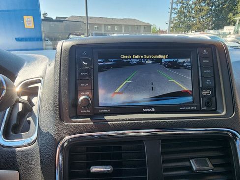 Used 2017 Dodge Grand Caravan GT FWD image 19