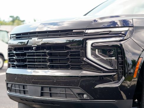 Used 2025 Chevrolet Suburban RST AWD/4WD image 70