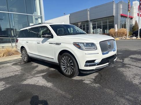 Used 2021 Lincoln Navigator L Reserve w/ Luxury Package image 3