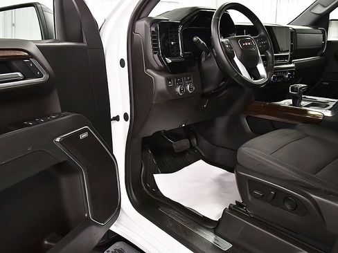 Used 2026 GMC Sierra 1500 Elevation w/ Preferred Package AWD/4WD image 16