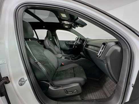 Used 2023 Volvo XC40 Recharge Ultimate w/ Protection Package Premier image 29