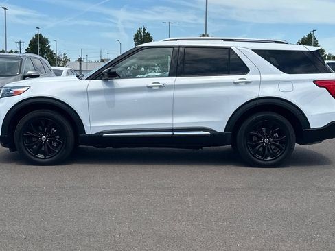 Used 2023 Ford Explorer Limited AWD/4WD image 7
