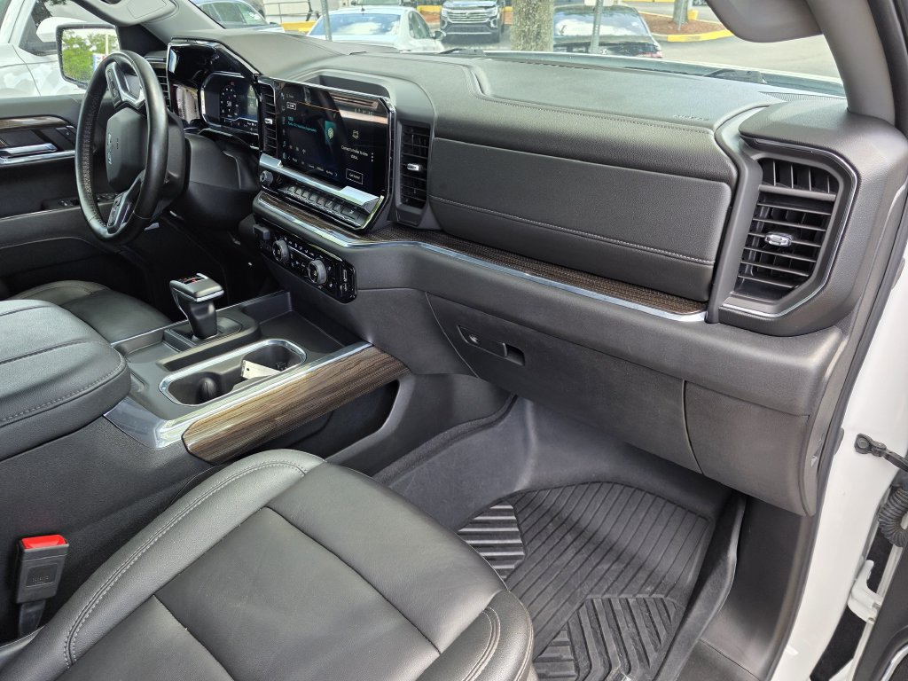 Used 2024 Chevrolet Silverado 1500 RST AWD/4WD image 9