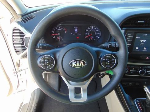 Used 2021 Kia Soul LX FWD image 15