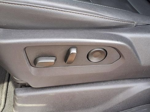 Used 2025 GMC Sierra 1500 SLT RWD image 5