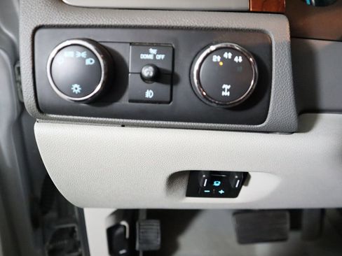 Used 2014 GMC Sierra 3500 SLT w/ SLT Convenience Package image 40