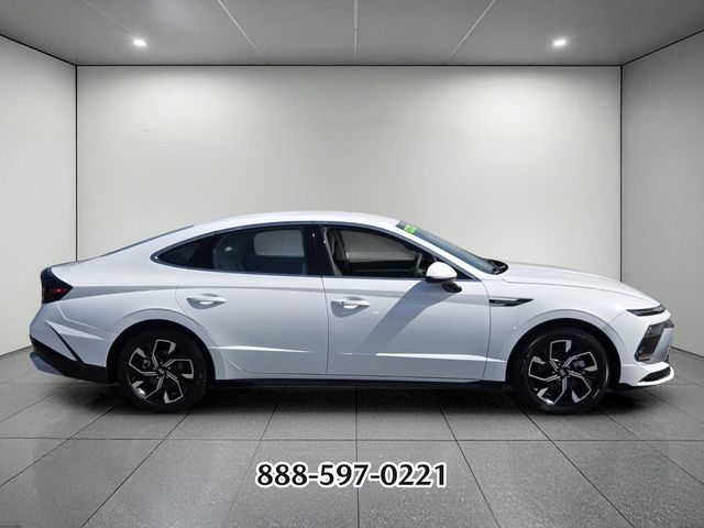 Used 2024 Hyundai Sonata SEL FWD image 6