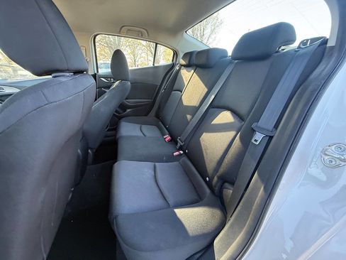 Used 2018 MAZDA MAZDA3 Sport image 17