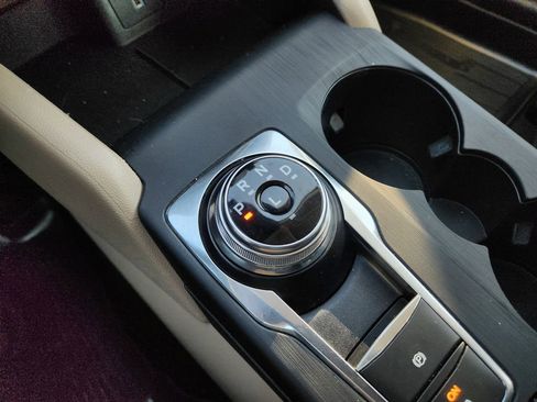 Used 2020 Ford Escape SE image 20