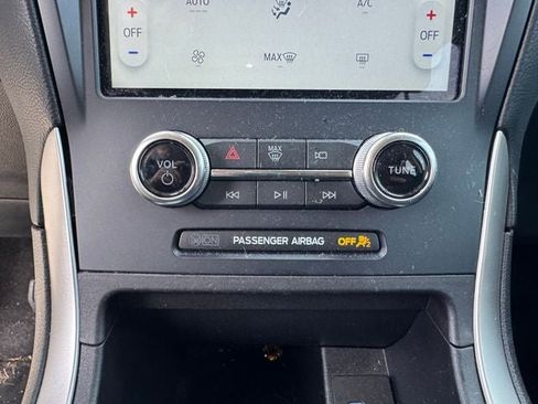 Used 2023 Ford Edge SE w/ Black Appearance Package image 22