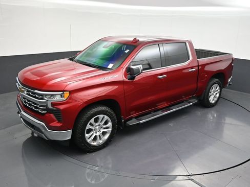 Used 2022 Chevrolet Silverado 1500 LTZ image 14