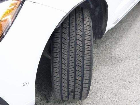 Used 2023 Volvo XC60 B5 Ultimate w/ Climate Package image 4