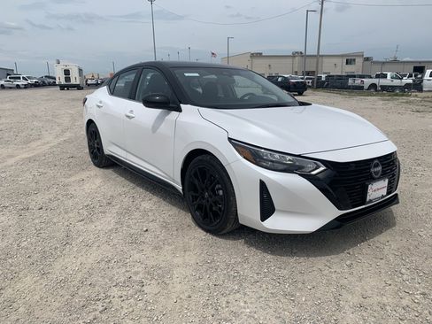 New 2025 Nissan Sentra SR w/ Midnight Edition image 3