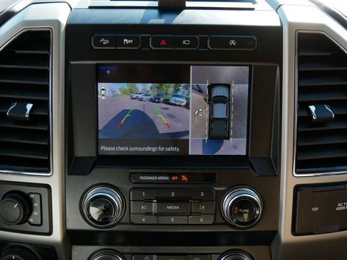 Used 2019 Ford F150 Lariat w/ Equipment Group 502A Luxury AWD/4WD image 20