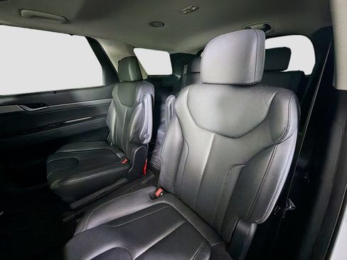 Used 2022 Hyundai Palisade SEL w/ Premium Package FWD image 26