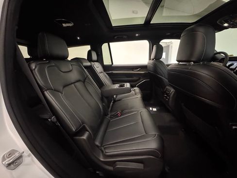 New 2026 Jeep Grand Cherokee L Limited AWD/4WD image 21