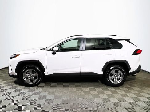 Used 2025 Toyota RAV4 XLE AWD/4WD image 4