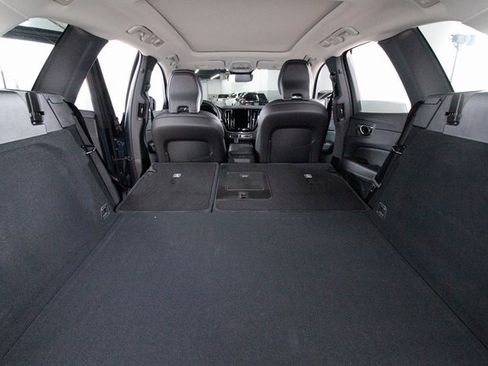 Certified 2025 Volvo XC60 B5 Core w/ Climate Package image 28