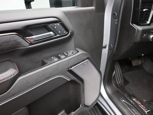Used 2025 GMC Sierra 2500 AT4X AWD/4WD image 8