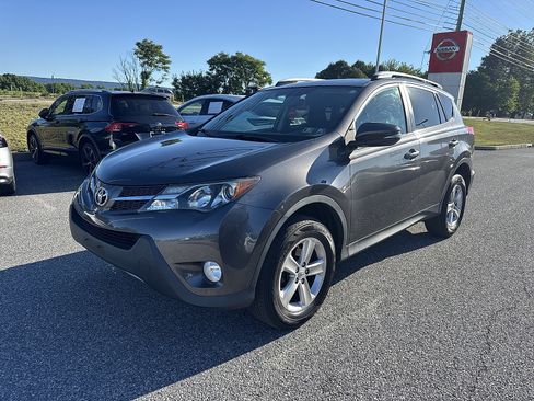 Used 2014 Toyota RAV4 XLE w/ Preferred Accessory Package AWD/4WD image 7