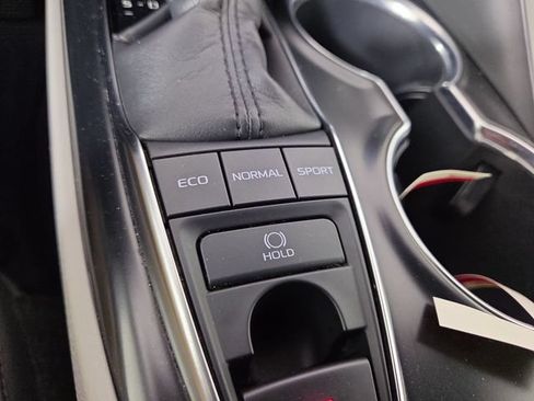 Used 2019 Toyota Camry XLE w/ Driver Assist Package FWD image 28
