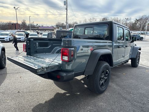 New 2026 Jeep Gladiator Sport image 18