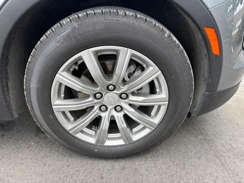 Used 2023 Cadillac XT4 Premium Luxury FWD image 9