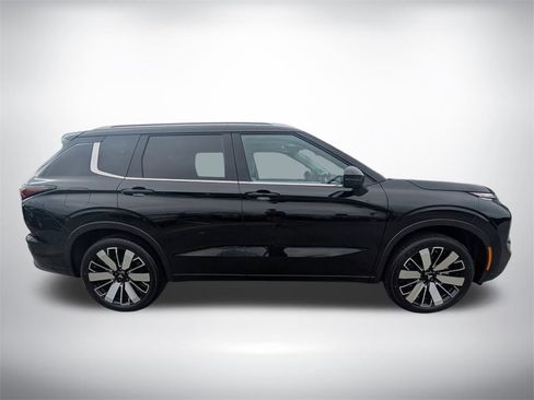 New 2025 Mitsubishi Outlander SEL image 2