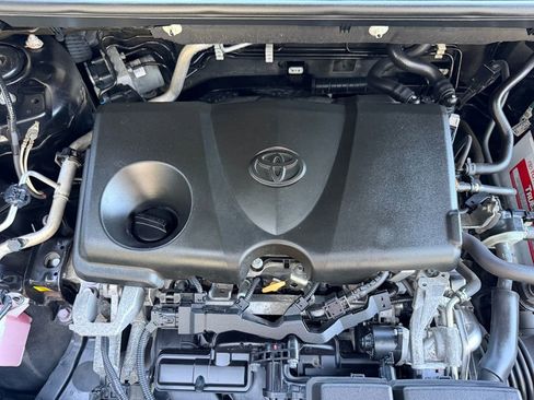 Used 2021 Toyota RAV4 XLE w/ Convenience Package AWD/4WD image 20