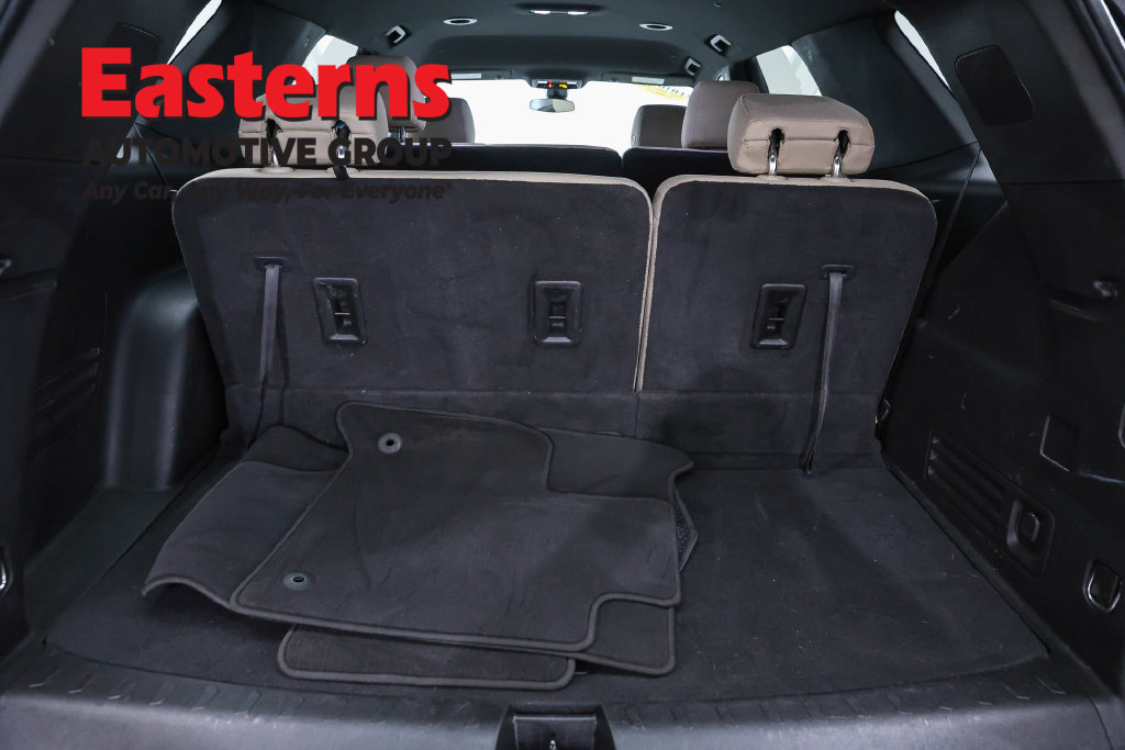 Used 2023 Chevrolet Traverse LS w/ Safety Package FWD image 10