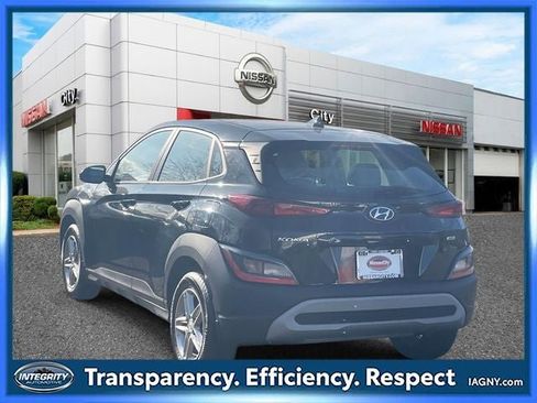 Used 2023 Hyundai Kona SE image 7