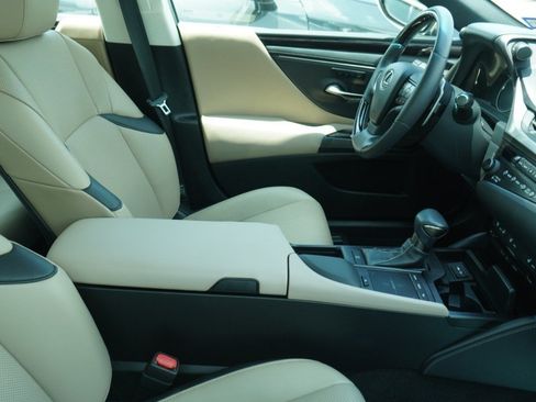 Certified 2020 Lexus ES 350 w/ Premium Package FWD image 10