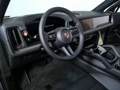 New 2026 Porsche Cayenne AWD image 4