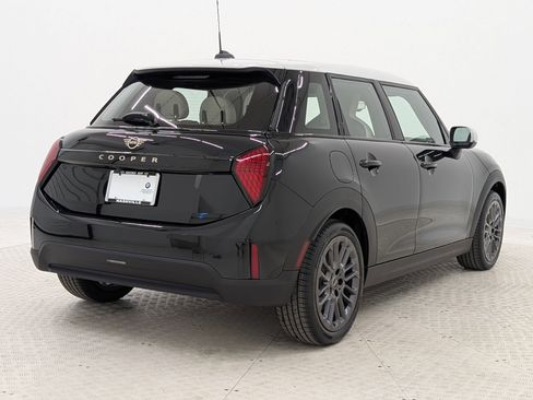 New 2026 MINI Cooper 4-Door Hardtop FWD image 9