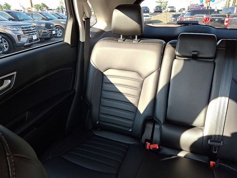 Used 2024 Ford Edge SEL w/ Convenience Package AWD/4WD image 12