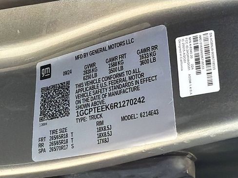 Used 2024 Chevrolet Colorado Trail Boss w/ Technology Package AWD/4WD image 29